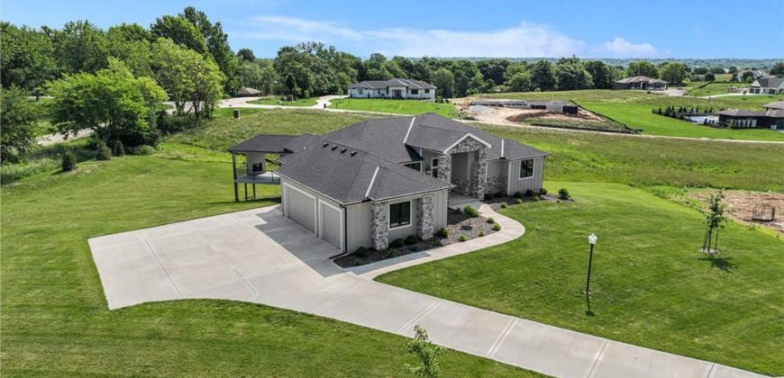 Homes for Sale in Parkville, MO 64152 | 7555 NW Fawn Circle