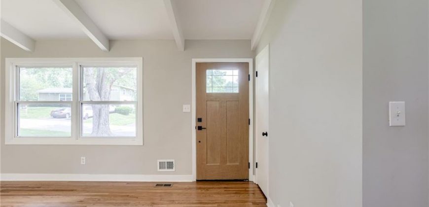 Homes for Sale in Kansas City, MO 64151 | 6718 NW 70th Street