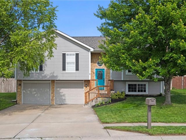 Homes for Sale in Kansas City, MO 64155 | 11231 N Madison Avenue
