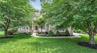 Homes for Sale in Parkville, MO 64152 | 5733 NW North pointe Terrace