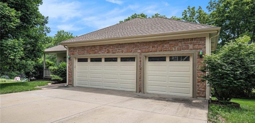 Homes for Sale in Smithville, MO 64089 | 13305  Forest Oaks Drive