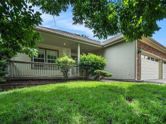 Homes for Sale in Smithville, MO 64089 | 13305  Forest Oaks Drive