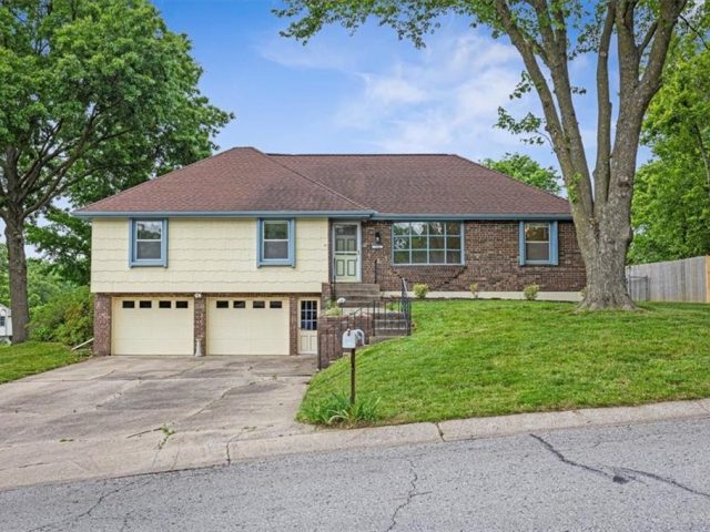 Homes for Sale in Liberty, MO 64068 | 1541 N Withers Road