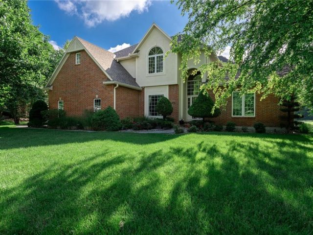 Homes for Sale in Parkville, MO 64152 | 6501 N NATIONAL Drive