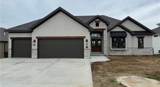 Homes for Sale in Parkville, MO 64152 | 13511  Terrace Park Drive