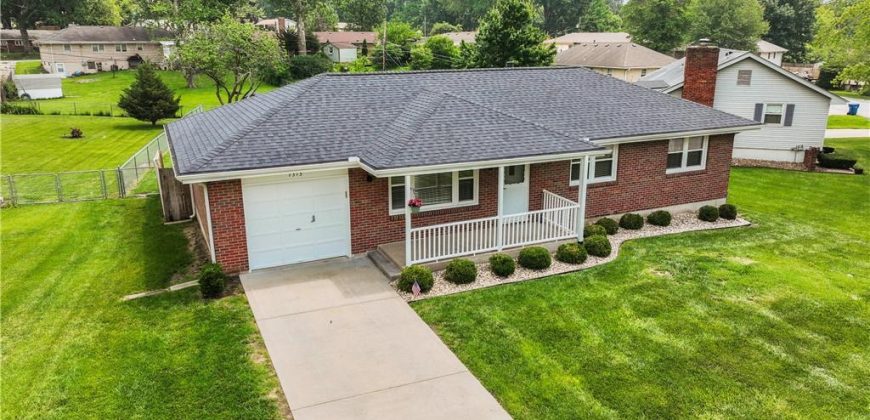 Homes for Sale in Gladstone, MO 64118 | 7313 N Wayne Avenue