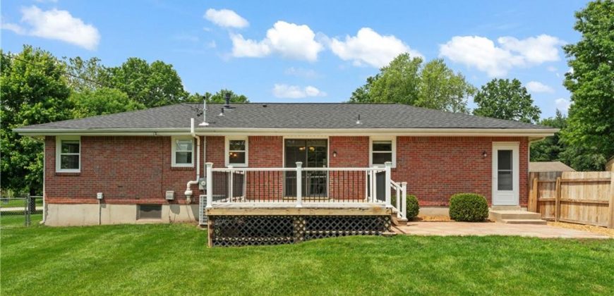 Homes for Sale in Gladstone, MO 64118 | 7313 N Wayne Avenue