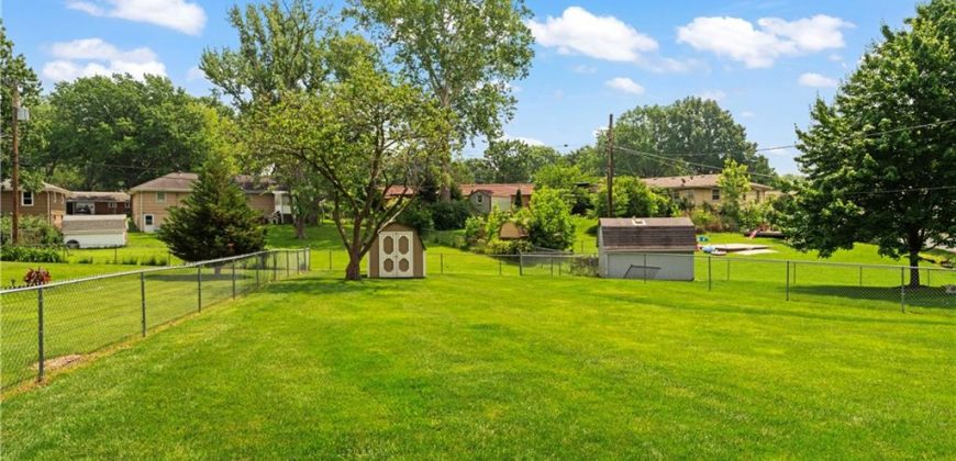 Homes for Sale in Gladstone, MO 64118 | 7313 N Wayne Avenue