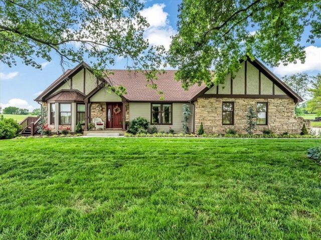 Homes for Sale in Kearney, MO 64060 | 12806  33 Highway