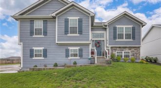 Homes for Sale in Kearney, MO 64060 | 1610  Willow Lane
