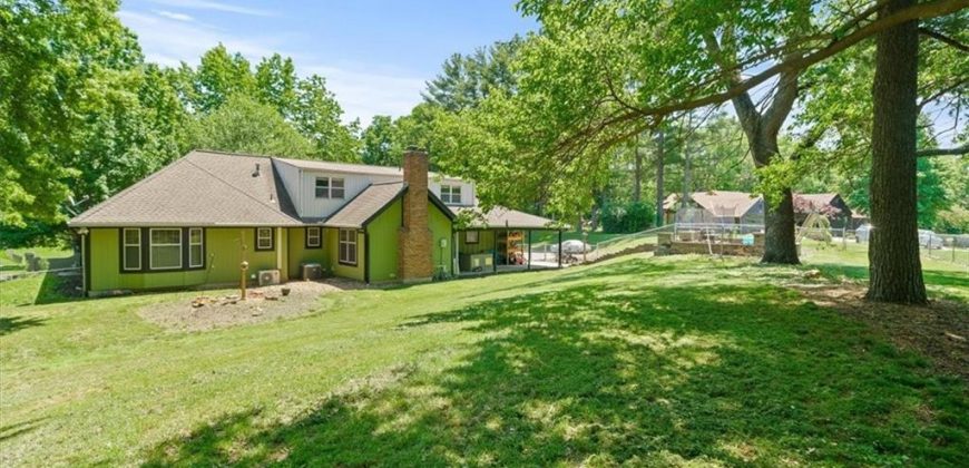 Homes for Sale in Oakwood, MO 64118 | 1038 N Woodland Court