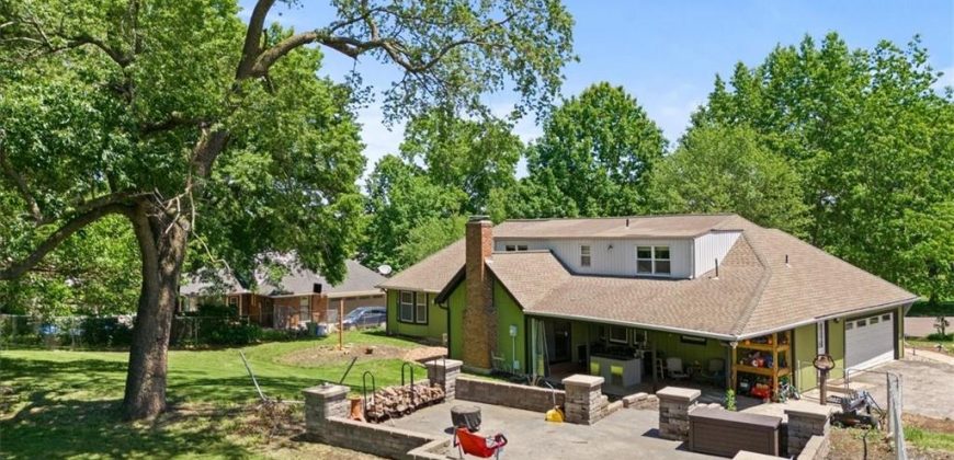 Homes for Sale in Oakwood, MO 64118 | 1038 N Woodland Court