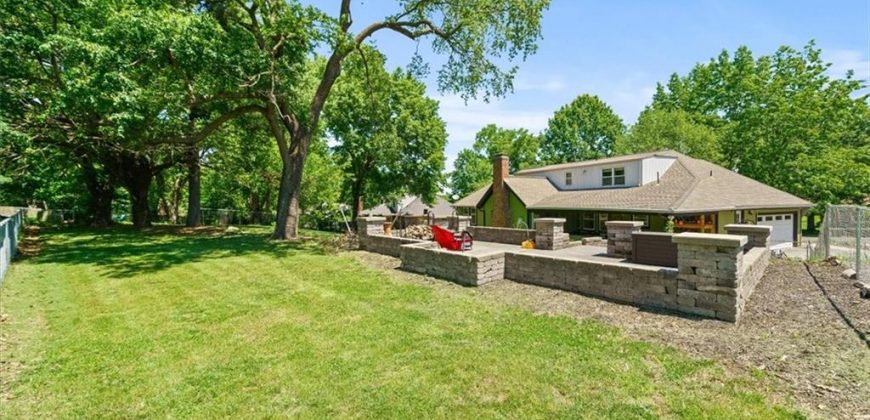 Homes for Sale in Oakwood, MO 64118 | 1038 N Woodland Court
