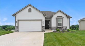 Homes for Sale in Kansas City, MO 64154 | 9504 N Amoret Avenue