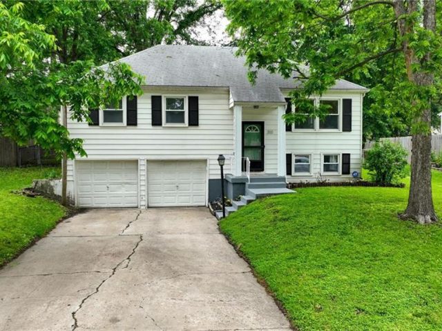 Homes for Sale in Liberty, MO 64068 | 310  Melrose Street