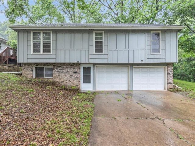 Homes for Sale in Kansas City, MO 64117 | 3942 N DENVER Avenue