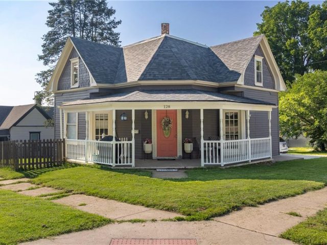 Homes for Sale in Liberty, MO 64068 | 128 E Brown Street