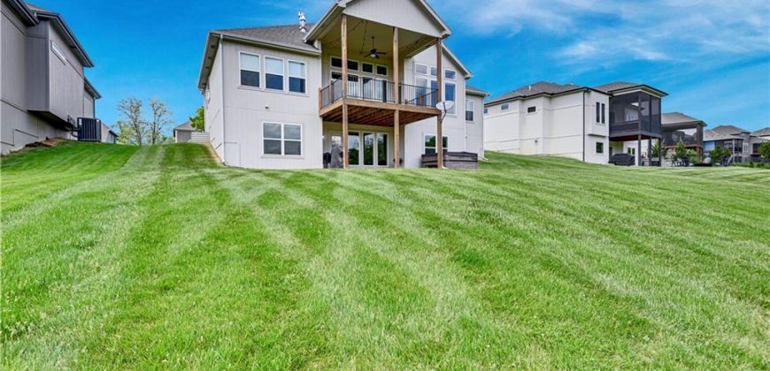 Homes for Sale in Parkville, MO 64152 | 14713  Thousand Oaks Place
