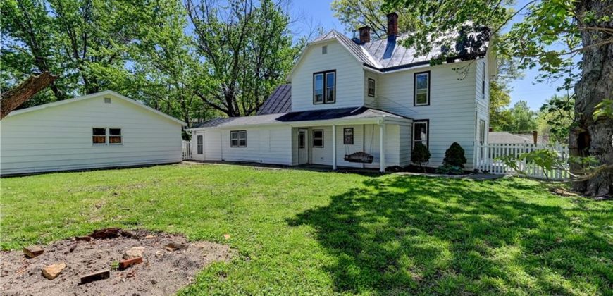 Homes for Sale in Dearborn, MO 64439 | 304 N JUNE Street