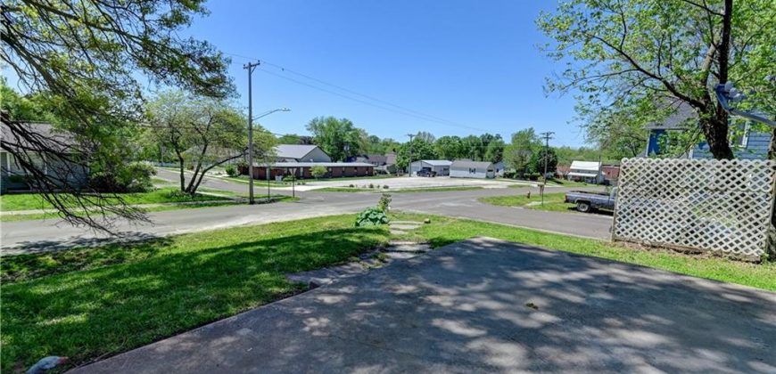 Homes for Sale in Dearborn, MO 64439 | 304 N JUNE Street