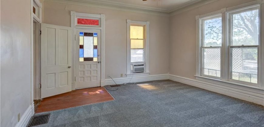 Homes for Sale in Dearborn, MO 64439 | 304 N JUNE Street