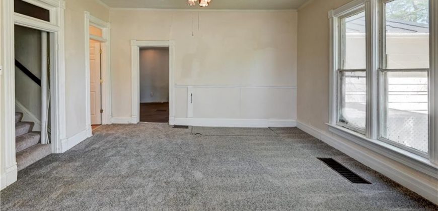 Homes for Sale in Dearborn, MO 64439 | 304 N JUNE Street