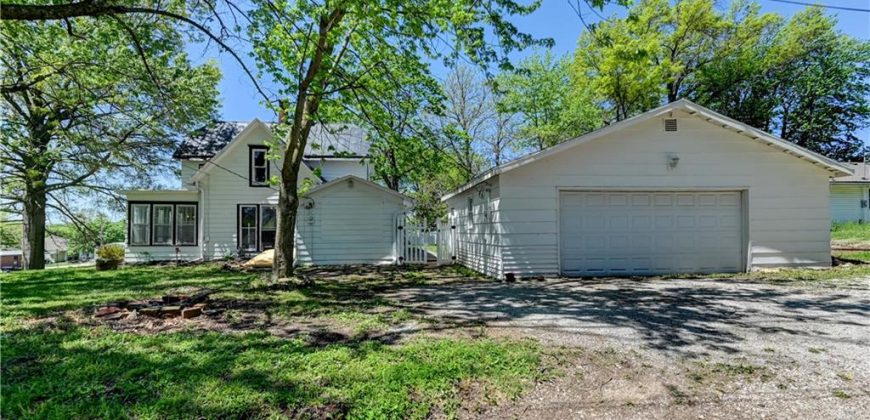 Homes for Sale in Dearborn, MO 64439 | 304 N JUNE Street