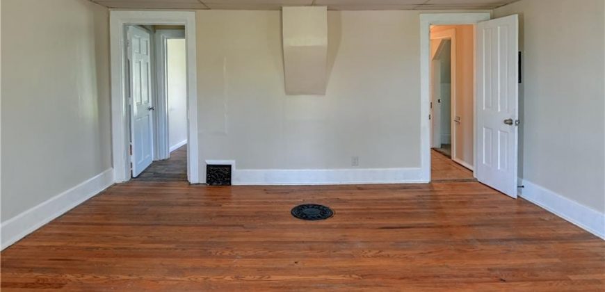 Homes for Sale in Dearborn, MO 64439 | 304 N JUNE Street
