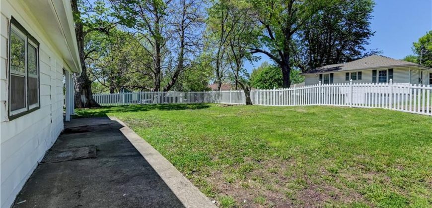 Homes for Sale in Dearborn, MO 64439 | 304 N JUNE Street