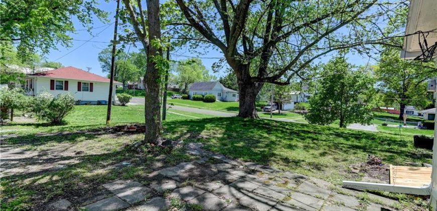Homes for Sale in Dearborn, MO 64439 | 304 N JUNE Street