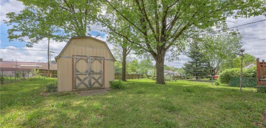 Homes for Sale in Gladstone, MO 64118 | 301 NW 73rd Street
