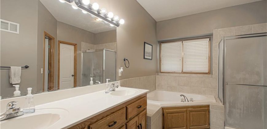 Homes for Sale in Liberty, MO 64068 | 1809  Parkside Drive