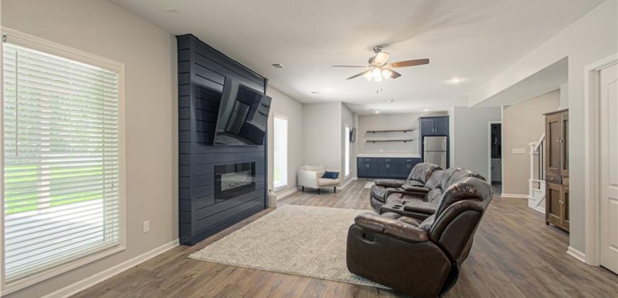 Homes for Sale in Liberty, MO 64068 | 1809  Parkside Drive