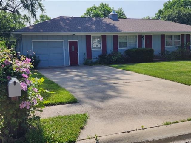 Homes for Sale in Kansas City, MO 64118 | 7515 N Tracy Avenue