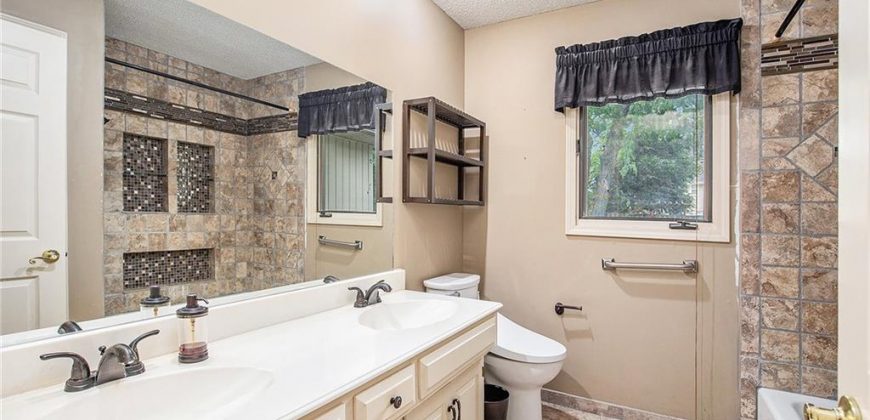 Homes for Sale in Gladstone, MO 64118 | 2409 NE 73rd Terrace