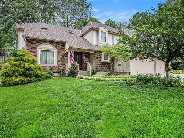 Homes for Sale in Gladstone, MO 64118 | 2409 NE 73rd Terrace