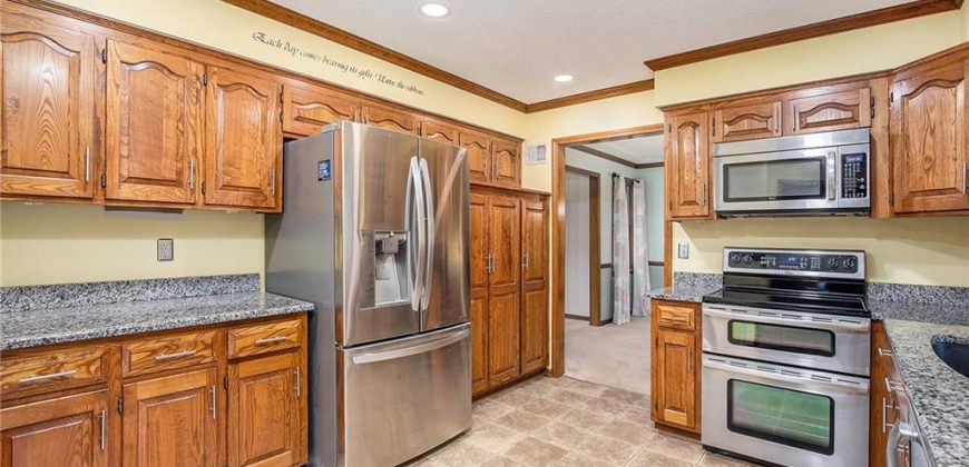 Homes for Sale in Gladstone, MO 64118 | 2409 NE 73rd Terrace