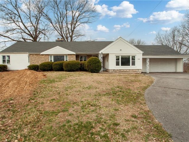 Homes for Sale in Excelsior Springs, MO 64024 | 208  Westview Place