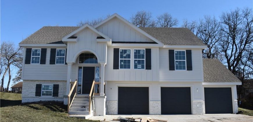 Homes for Sale in Kansas City, MO 64156 | 6022 NE 118th Terrace