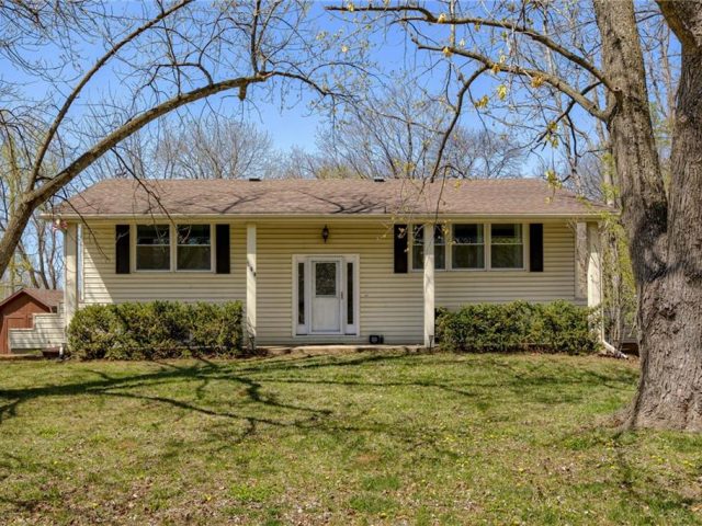 Homes for Sale in Smithville, MO 64089 | 100  Owens Avenue