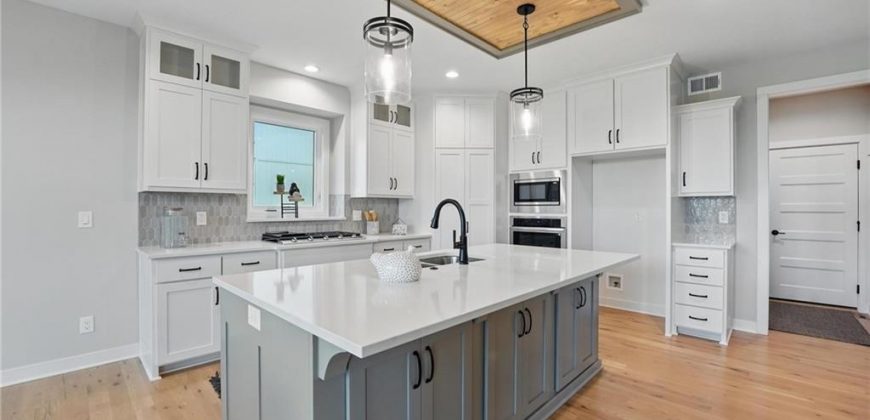 Homes for Sale in Kansas City, MO 64155 | 1320 NW 106th Terrace
