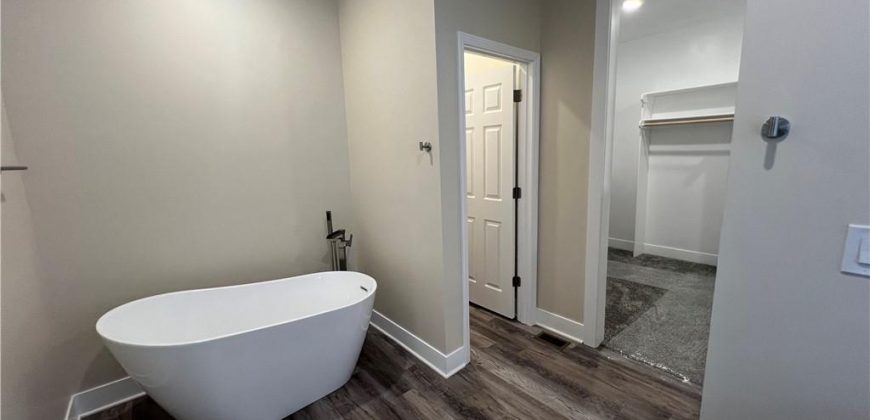 Homes for Sale in Kansas City, MO 64118 | 2320 NE 72ND Street