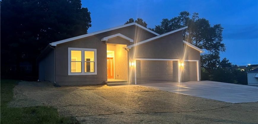 Homes for Sale in Kansas City, MO 64118 | 2320 NE 72ND Street