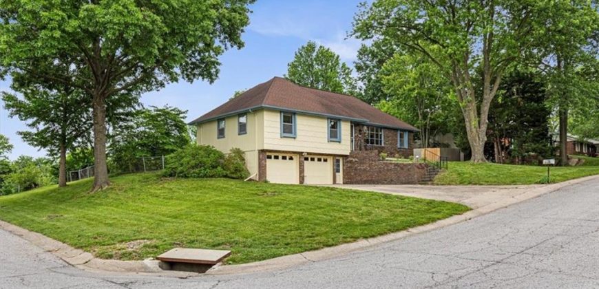 Homes for Sale in Liberty, MO 64068 | 1541 N Withers Road