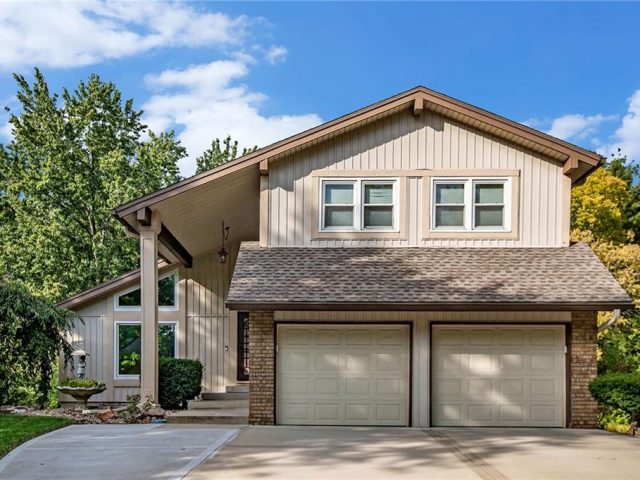 Homes for Sale in Kansas City, MO 64152 | 10202 NW Mirror Lake Drive