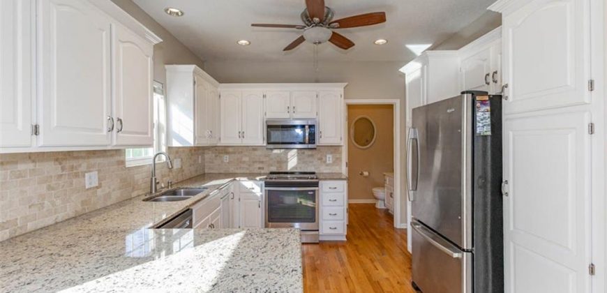 Homes for Sale in Smithville, MO 64089 | 206  Pine Street