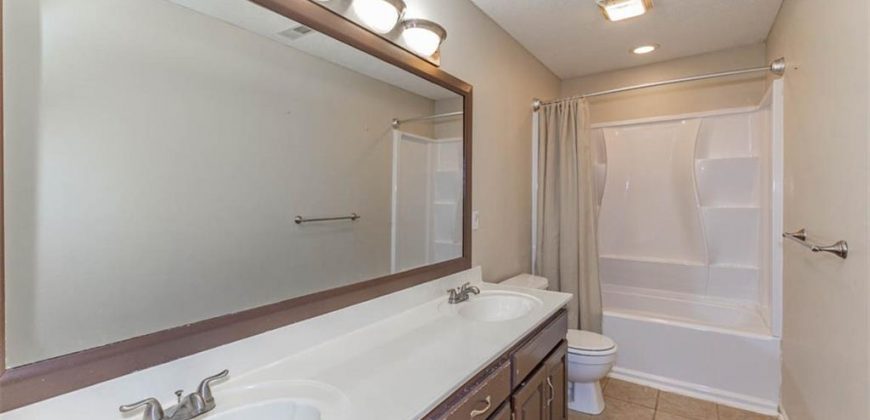 Homes for Sale in Smithville, MO 64089 | 206  Pine Street