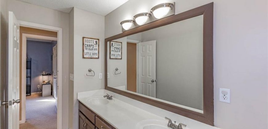 Homes for Sale in Smithville, MO 64089 | 206  Pine Street