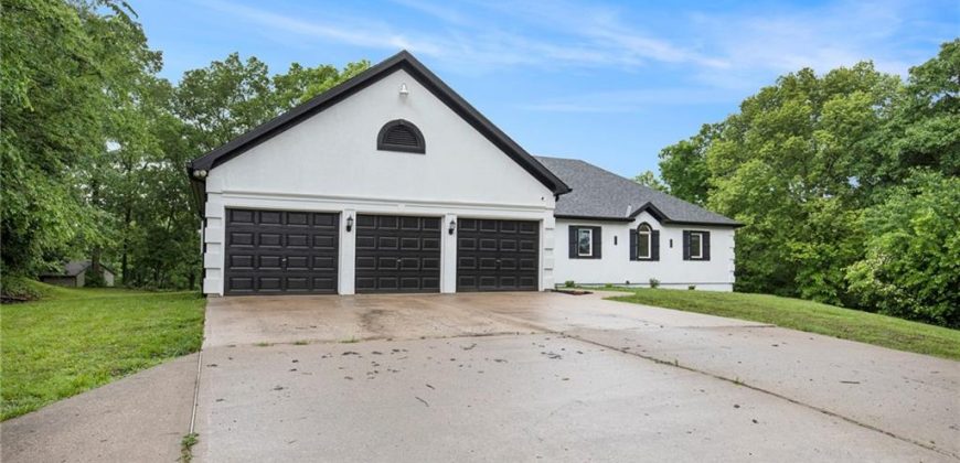 Homes for Sale in Smithville, MO 64089 | 1619  Sunrise Drive