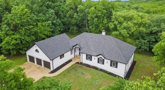 Homes for Sale in Smithville, MO 64089 | 1619  Sunrise Drive